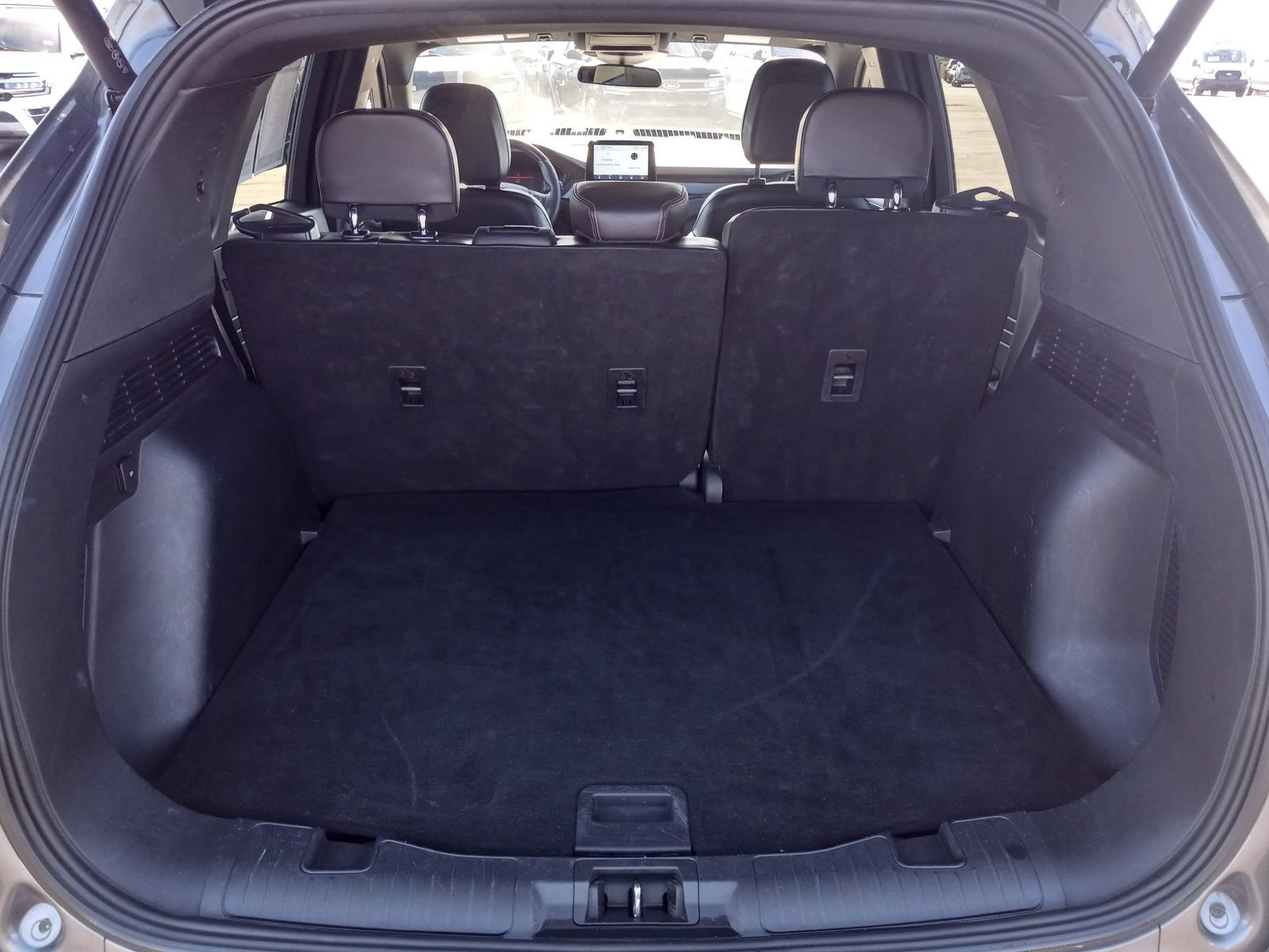 Used 2024 Ford Escape ST-Line w/ Cold Weather Package FWD image 11