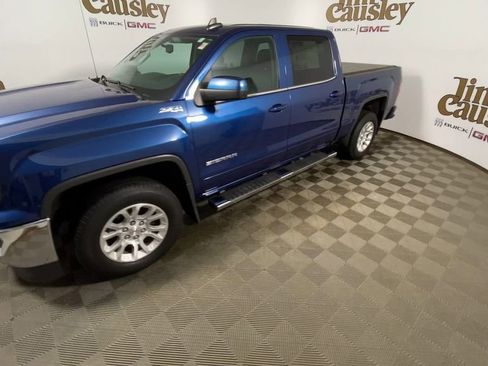 Used 2017 GMC Sierra 1500 SLE w/ SLE Value Package image 4