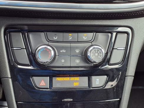 Used 2022 Buick Encore Preferred w/ Safety Package image 13