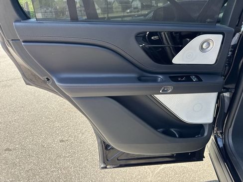 Used 2025 Lincoln Aviator Black Label w/ Jet Appearance Package image 34