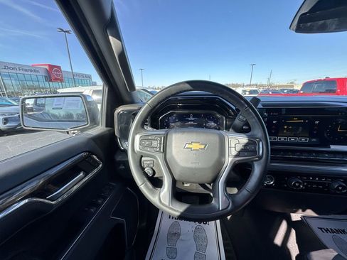 Used 2024 Chevrolet Silverado 1500 LT AWD/4WD image 14