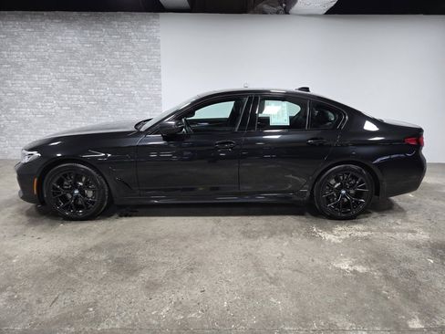 Used 2021 BMW 530e xDrive w/ M Sport Package image 2