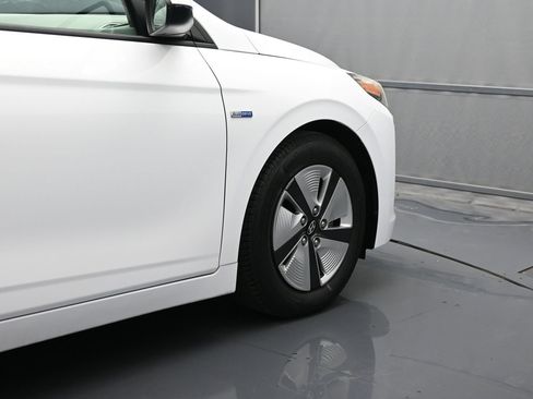 Used 2018 Hyundai Ioniq Blue FWD image 42