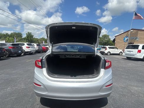 Used 2018 Chevrolet Cruze LS FWD image 24