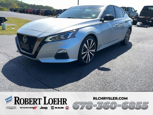 Used 2021 Nissan Altima 2.5 SR image 1