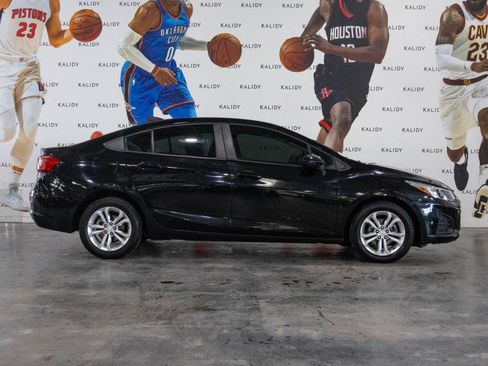 Used 2019 Chevrolet Cruze LS w/ LS Convenience Package image 17