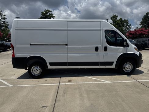 Used 2025 RAM ProMaster 2500 w/ Convenience Group FWD image 10