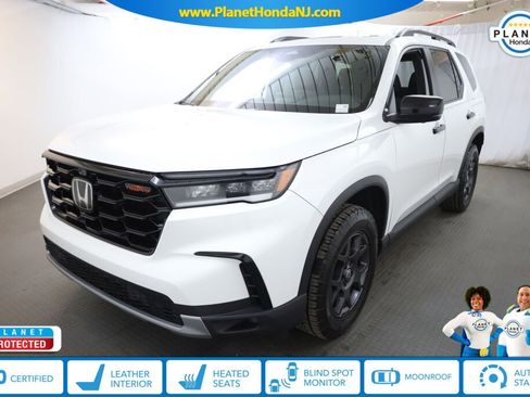 Certified 2023 Honda Pilot TrailSport image 1