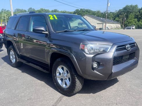 Used 2021 Toyota 4Runner SR5 AWD/4WD image 1