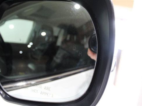 Used 2016 Toyota Land Cruiser image 13