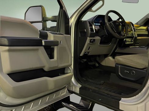 Used 2018 Ford F250 XLT w/ XLT Value Package image 14