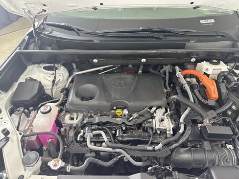 Certified 2021 Toyota RAV4 XLE Premium AWD/4WD image 29