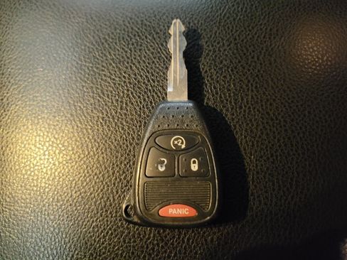Used 2014 Jeep Wrangler Unlimited Sahara w/ Connectivity Group AWD/4WD image 32
