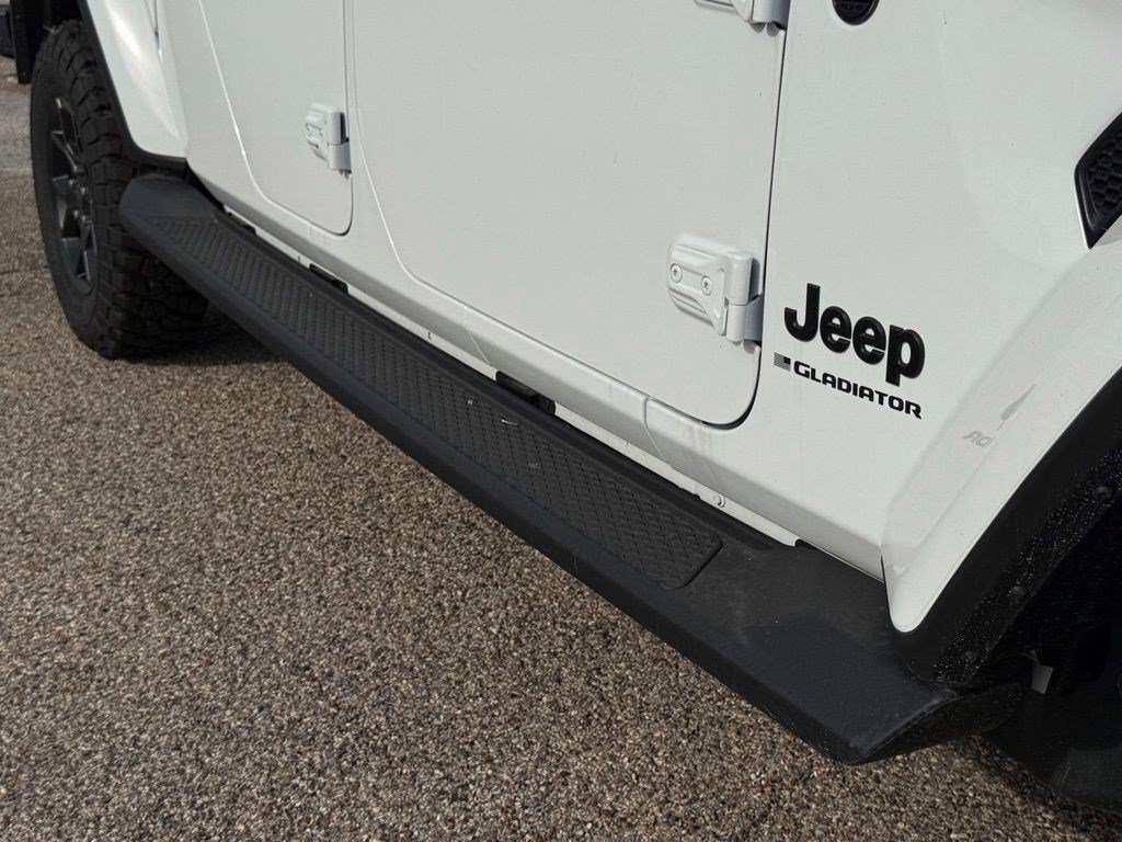New 2026 Jeep Gladiator Sport AWD/4WD image 13