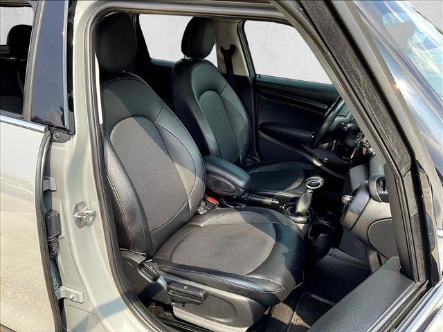Used 2016 MINI Cooper 4-Door Hardtop FWD image 7