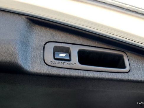 Used 2018 Honda CR-V Touring image 12