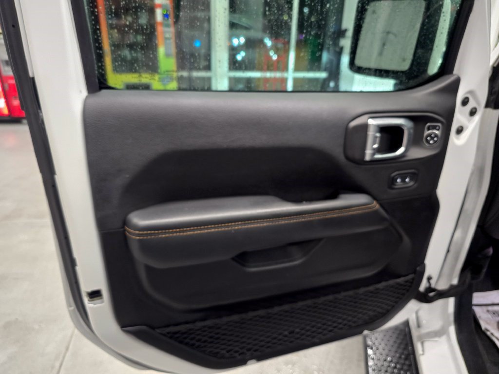 Used 2021 Jeep Wrangler Unlimited Sahara AWD/4WD image 15