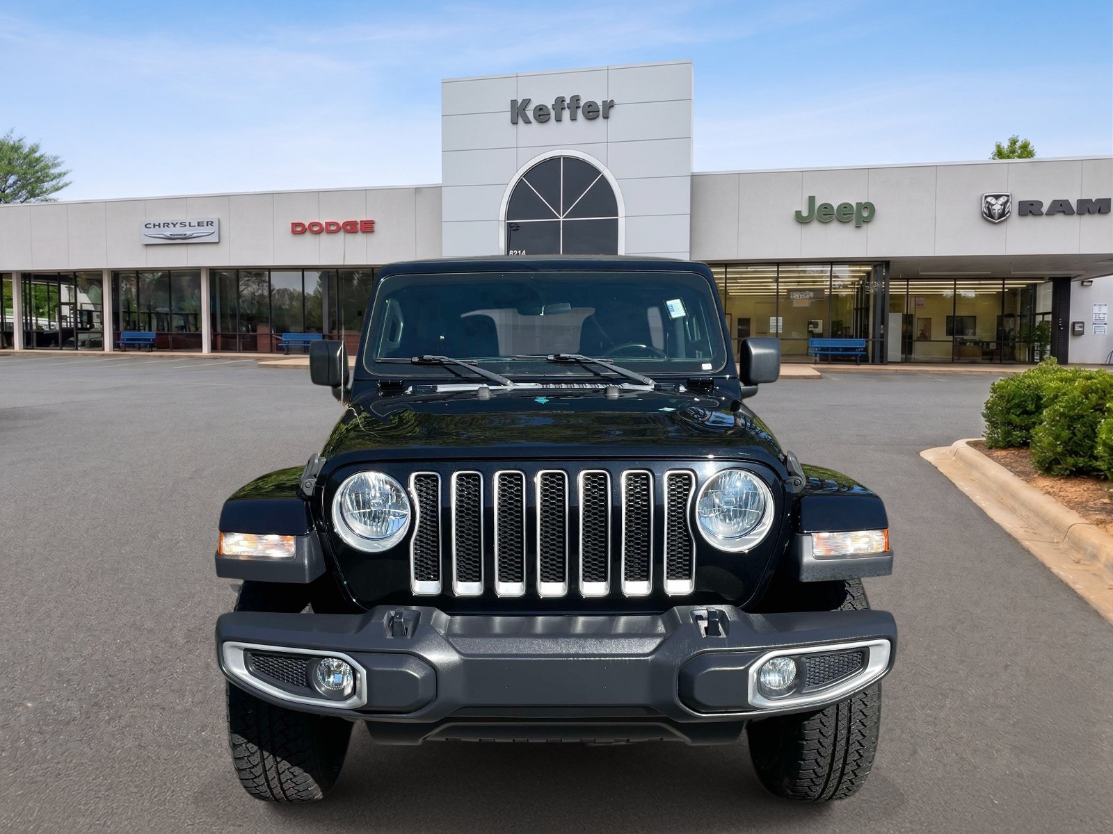 Used 2020 Jeep Wrangler Unlimited Sahara AWD/4WD image 2