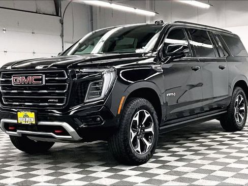 Used 2025 GMC Yukon XL AT4 w/ AT4 Premium Plus Package image 13
