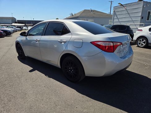 Used 2019 Toyota Corolla LE FWD image 2