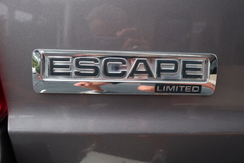 Used 2010 Ford Escape Limited FWD image 8