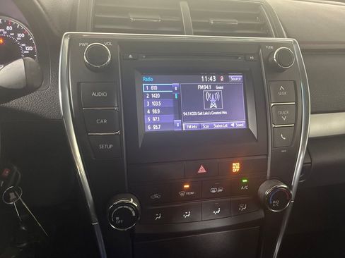 Used 2017 Toyota Camry SE image 31