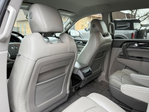 Used 2017 Buick Enclave Premium image 18