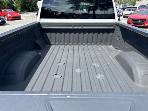 Used 2024 Chevrolet Silverado 2500 Custom w/ Custom Value Package image 8