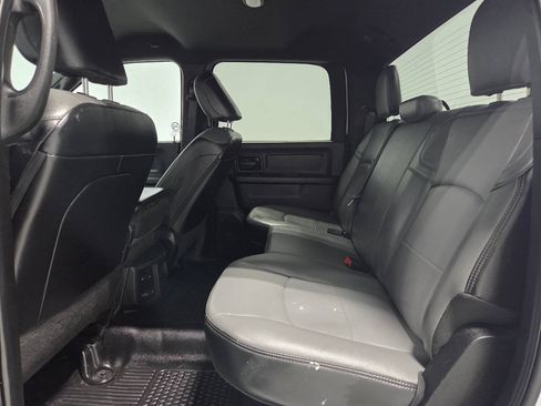 Used 2024 RAM 2500 Tradesman w/ Chrome Appearance Group AWD/4WD image 17