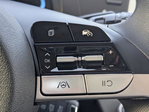 New 2025 Hyundai Elantra SE FWD image 21