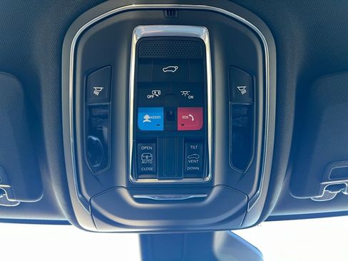 New 2025 Jeep Grand Cherokee L Altitude image 25