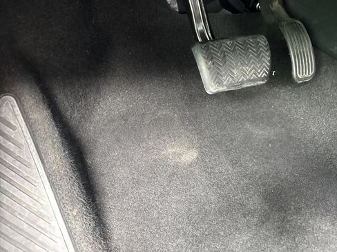 Used 2021 Toyota Corolla SE w/ SE Premium Package image 17