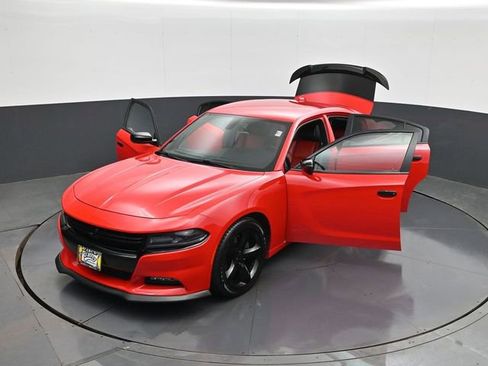 Used 2016 Dodge Charger R/T w/ Plus Group image 30