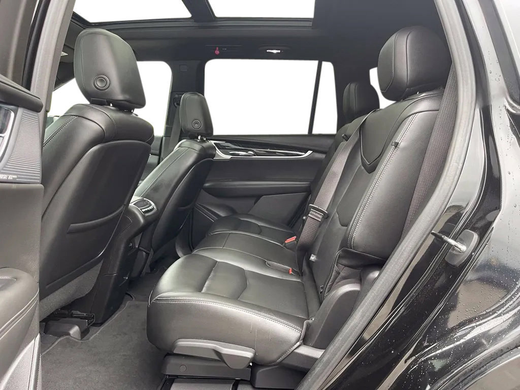 Used 2023 Cadillac XT6 Premium Luxury FWD image 16