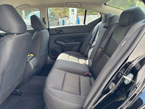 Used 2025 Nissan Altima 2.5 SV FWD image 28