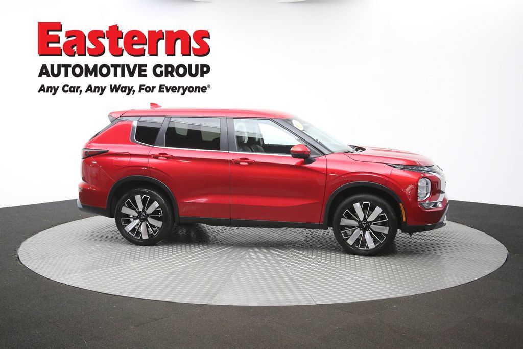 Used 2025 Mitsubishi Outlander SE AWD/4WD image 49
