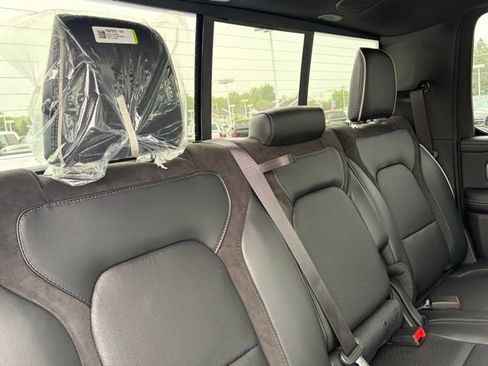 New 2026 RAM 1500 Laramie AWD/4WD image 31