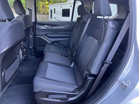 Used 2022 Jeep Grand Cherokee L Laredo w/ Luxury Tech Group I image 11