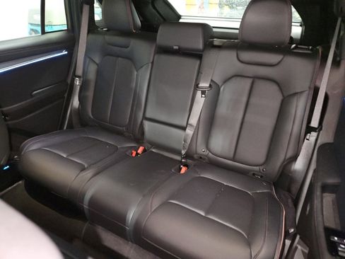 Used 2024 Jeep Wagoneer Launch Edition image 10