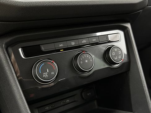 Used 2020 Volkswagen Tiguan S image 14