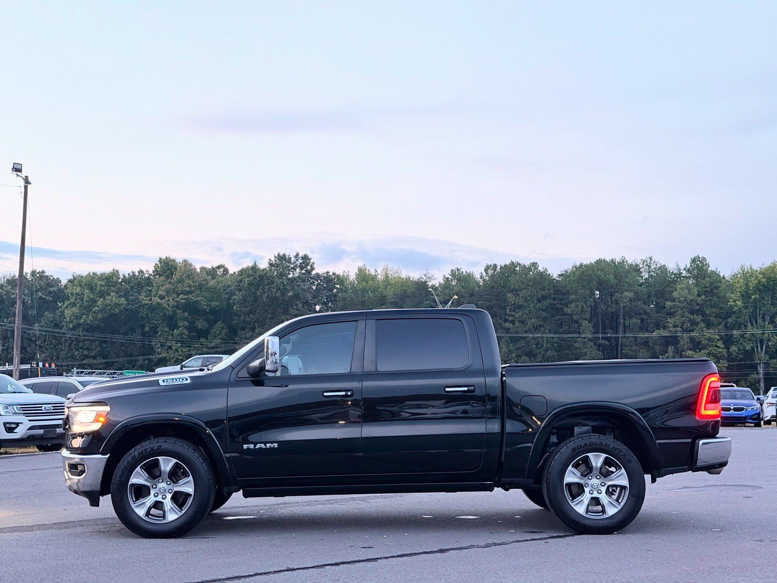 Used 2019 RAM 1500 Laramie AWD/4WD image 17