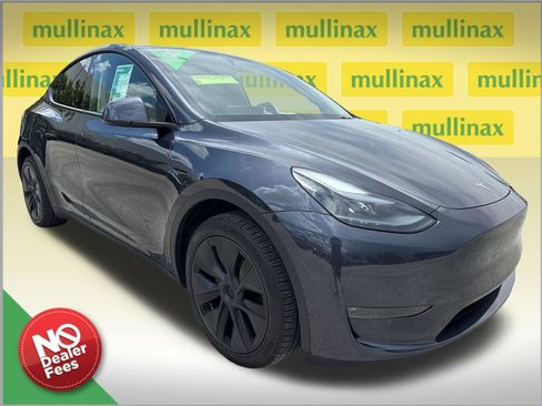 Used 2025 Tesla Model Y Long Range AWD/4WD image 1