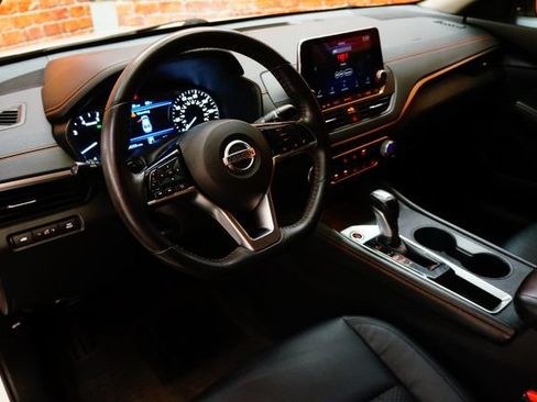 Used 2019 Nissan Altima 2.5 SR FWD image 14