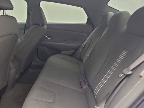 Used 2024 Hyundai Elantra SEL FWD image 18