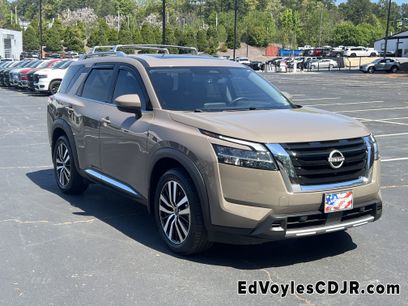 Used 2024 Nissan Pathfinder Platinum w/ Cargo Package