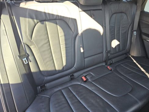Used 2019 BMW X5 xDrive40i w/ Premium Package image 27