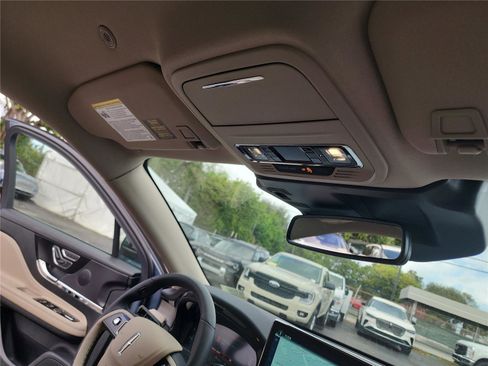 New 2026 Lincoln Corsair Premiere image 27