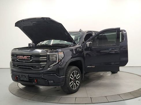 Used 2023 GMC Sierra 1500 AT4 w/ AT4 Premium Package AWD/4WD image 11