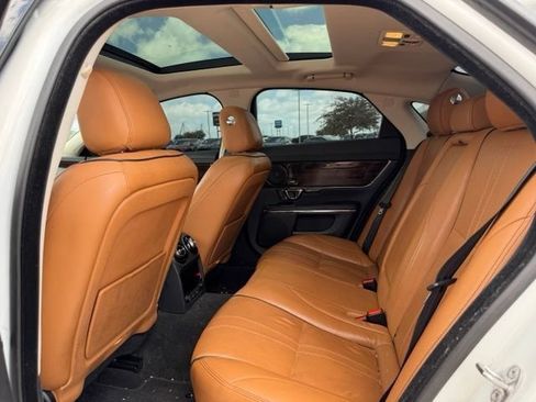 Used 2017 Jaguar XJ R-Sport RWD image 13
