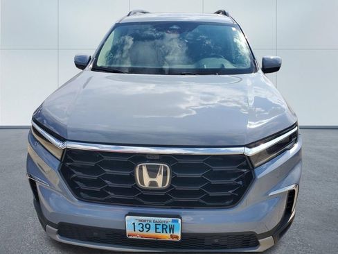 Used 2025 Honda Pilot Elite image 2